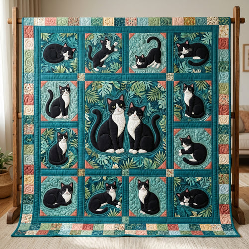Playful Tuxedo Cat XR1704010CL Quilt