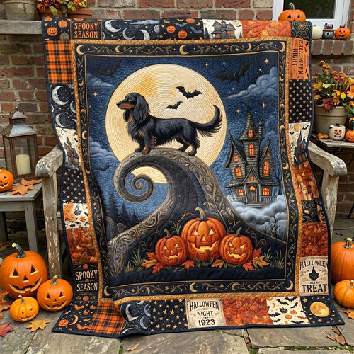 Moonlit Howl Dachshund WN2505014CL Quilt