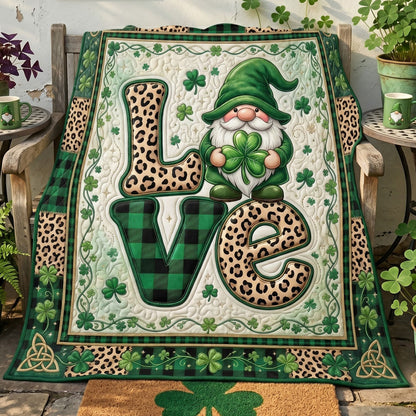 Lucky Gnome Love WN1105017CL Quilt