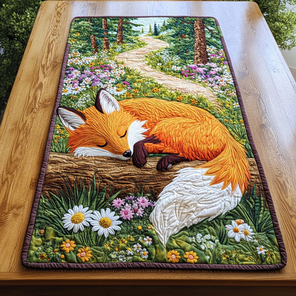 Sleeping Fox WJ1005029CL Quilted Table Runner