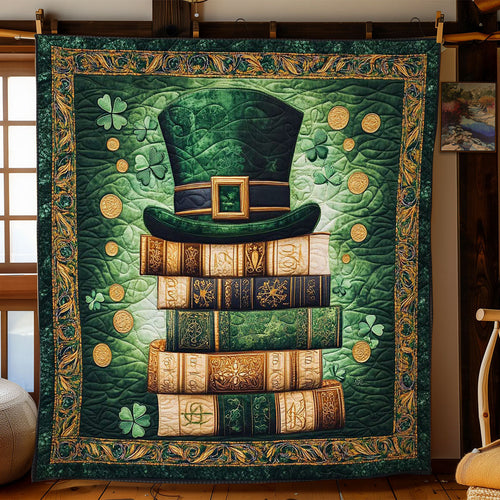 Leprechaun’s Book Pile WN2702099CL Quilt