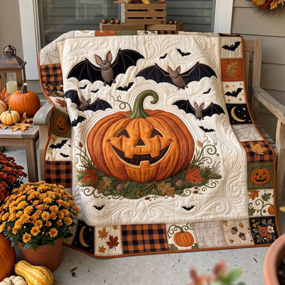 Smiling Pumpkin And Bats Halloween WN2606016CL Quilt