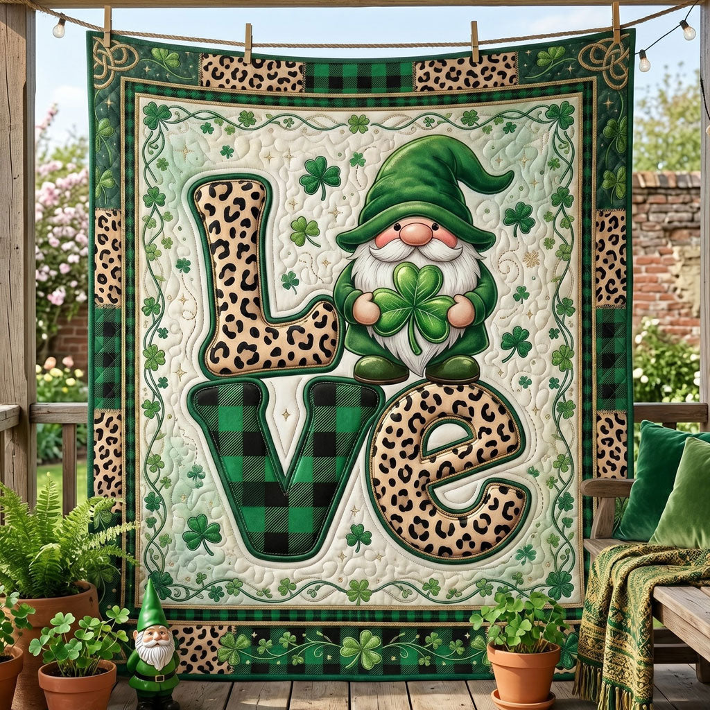 Lucky Gnome Love WN1105017CL Quilt