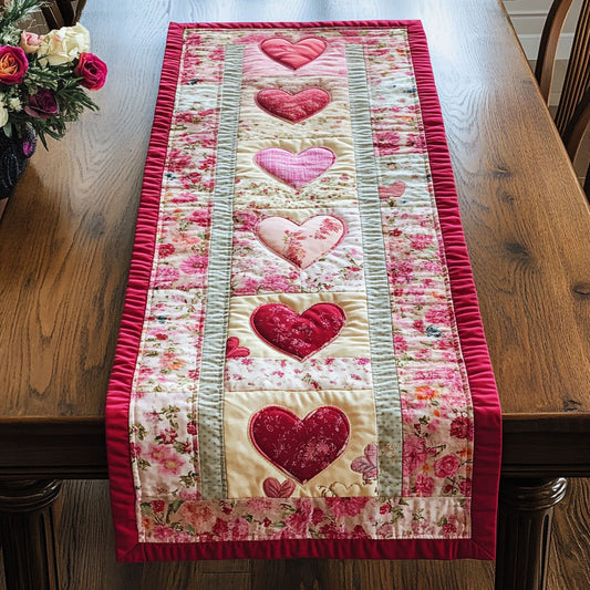 Cozy Hearts CP1201047CL Quilted Table Runner