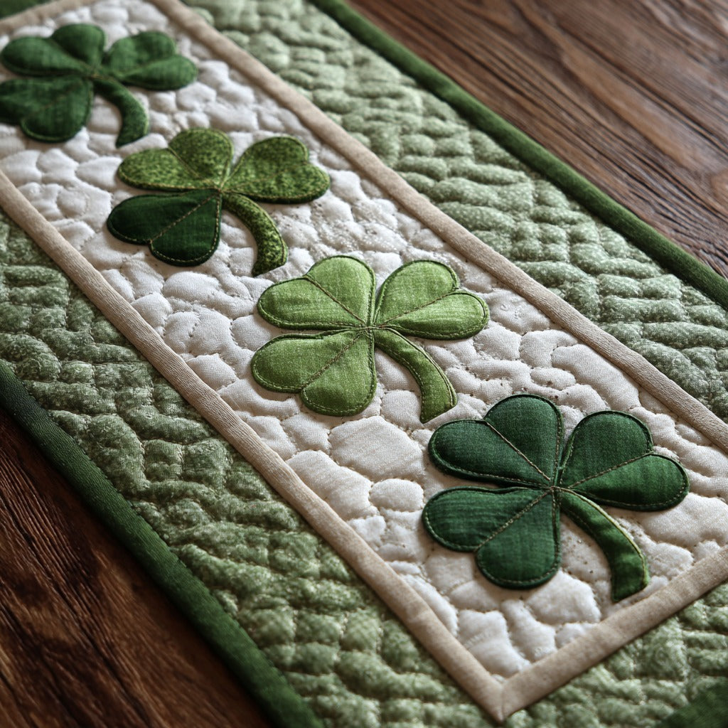 Clover Charm XR1211024CL Quilted Table Runner