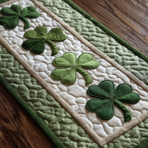 Clover Charm XR1211024CL Quilted Table Runner