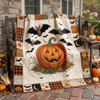 Smiling Pumpkin And Bats Halloween WN2606016CL Quilt